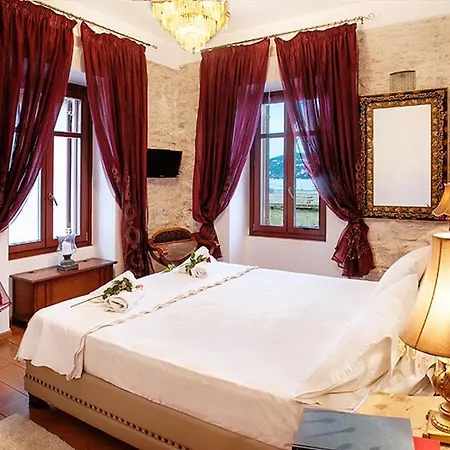 Boutique Tsopela Skiathos Town
